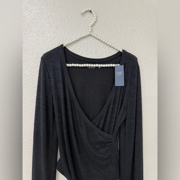 Abercrombie & Fitch Knit Long Sleeve Cross Front Bodysuit NWT Medium - Picture 2 of 8
